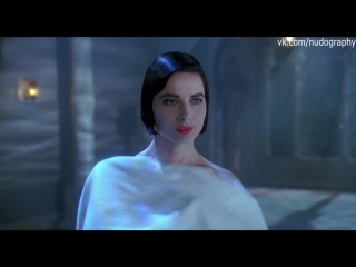 isabella rossellini nude in death becomes her (1992) robert zemeckis